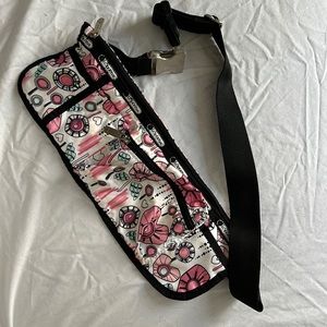Lesportsac belt bag Fanny. RARE FIND*